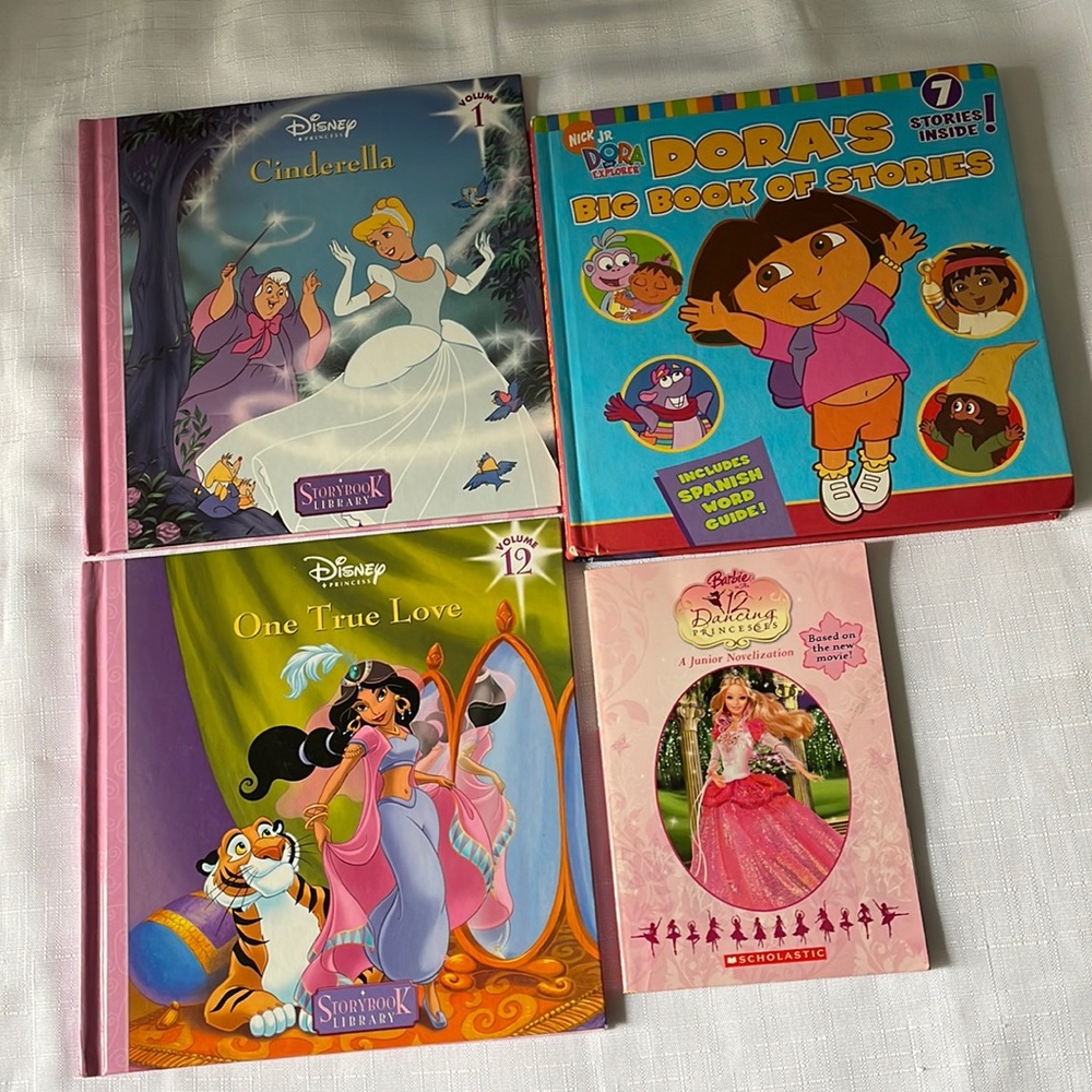 1 cinderella - 1 Aladdin- 1 12 dancing princesses and -1 Dora the Explorer